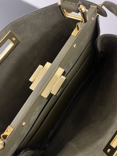 フェンディバッグ角部分ディテール